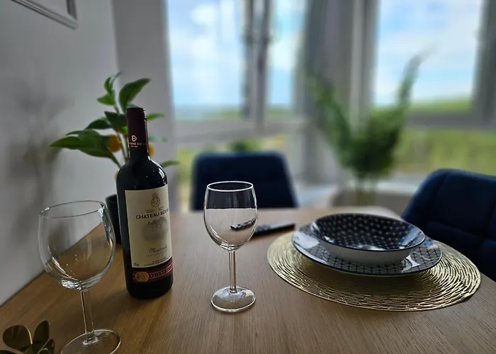 Seaview Apartment & Rooftop Terrace 77B